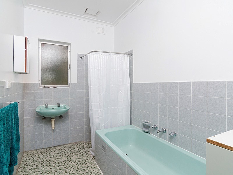 18 Lesley Crescent, Crafers SA 5152