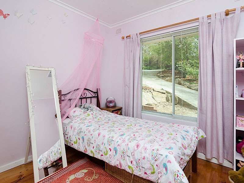 18 Lesley Crescent, Crafers SA 5152