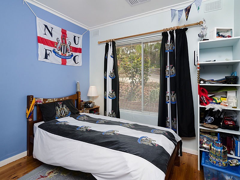 18 Lesley Crescent, Crafers SA 5152