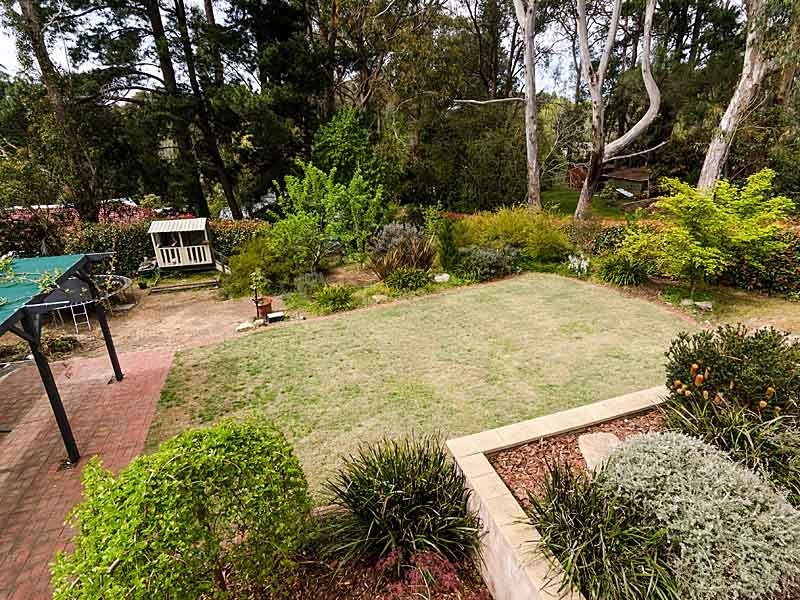 18 Lesley Crescent, Crafers SA 5152