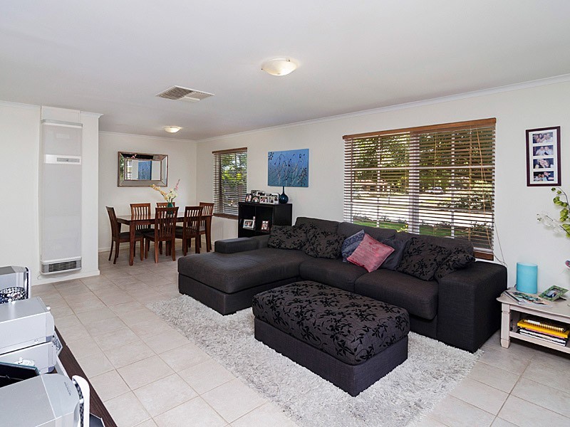 4 Julie Street, Aberfoyle Park SA 5159
