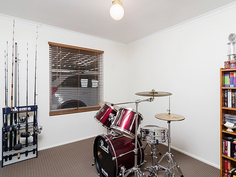 4 Julie Street, Aberfoyle Park SA 5159