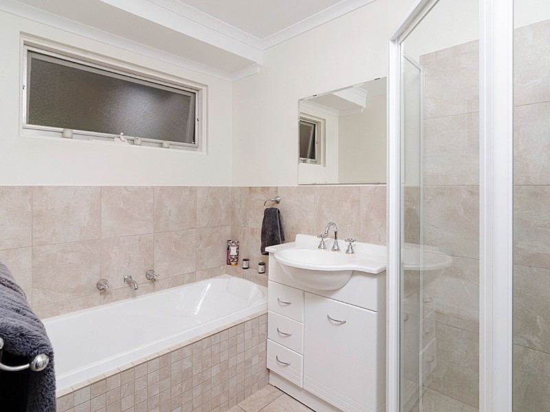 4 Julie Street, Aberfoyle Park SA 5159