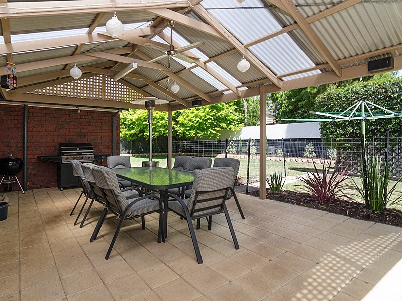 4 Julie Street, Aberfoyle Park SA 5159