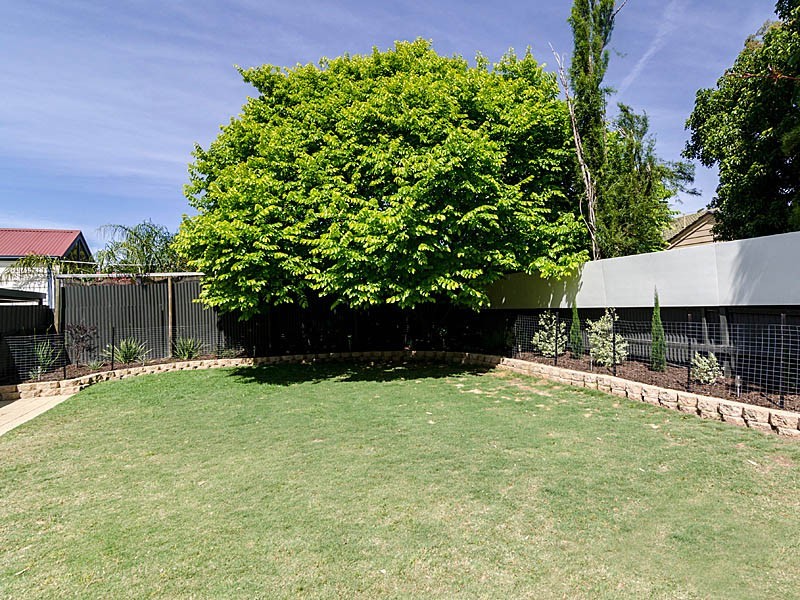 4 Julie Street, Aberfoyle Park SA 5159