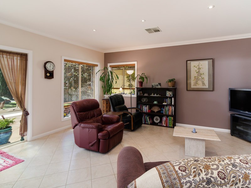 6 London Court, Mount Barker SA 5251