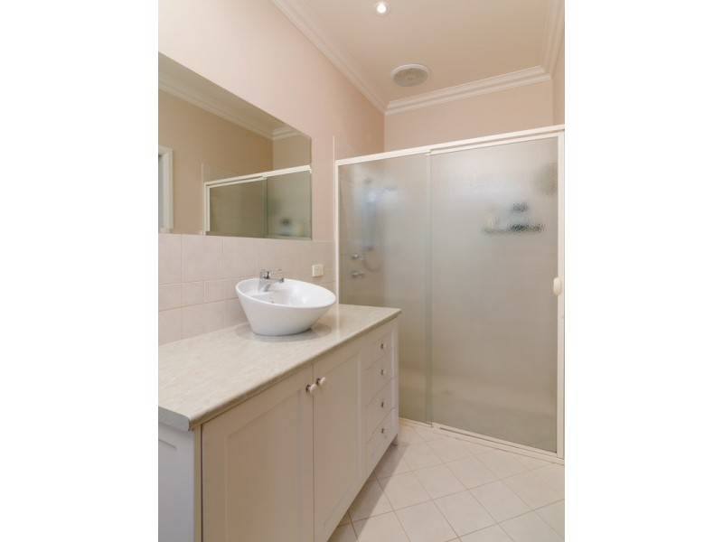 6 London Court, Mount Barker SA 5251