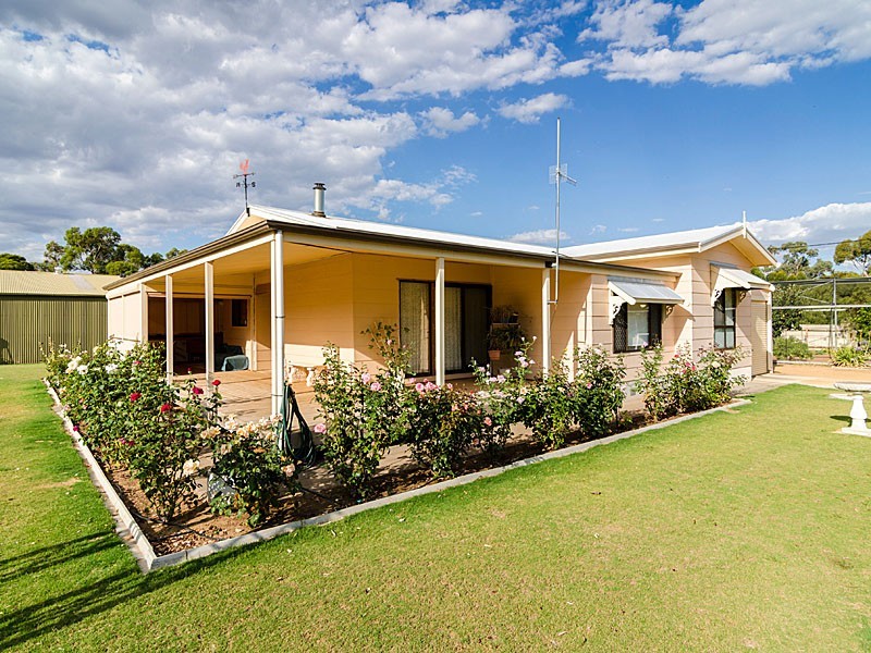 27 Angas Plains Road, Strathalbyn SA 5255