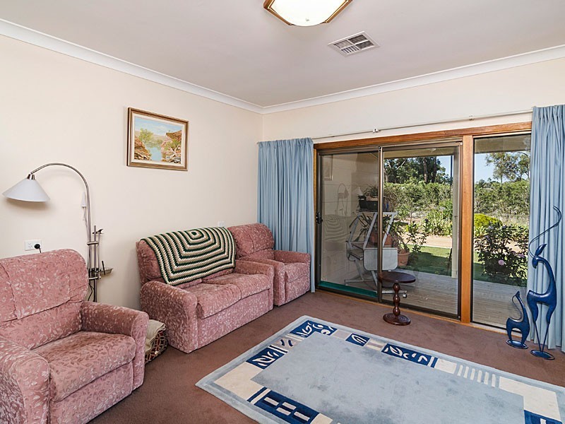 27 Angas Plains Road, Strathalbyn SA 5255