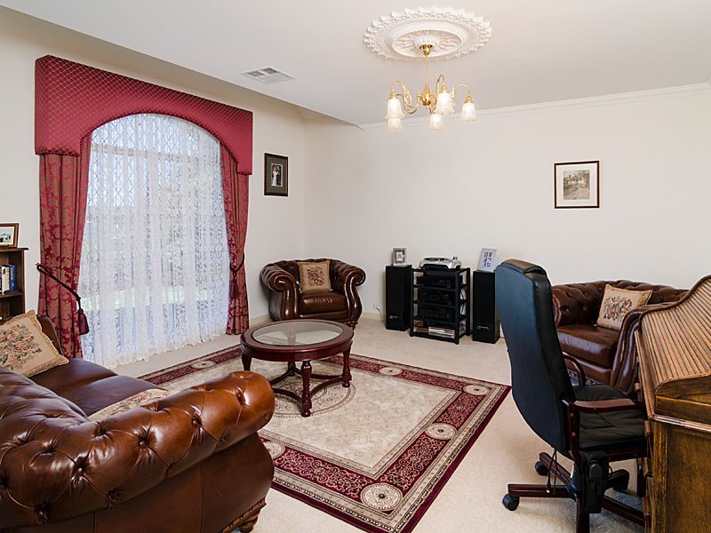 16 Silverwood Drive, Mount Barker SA 5251