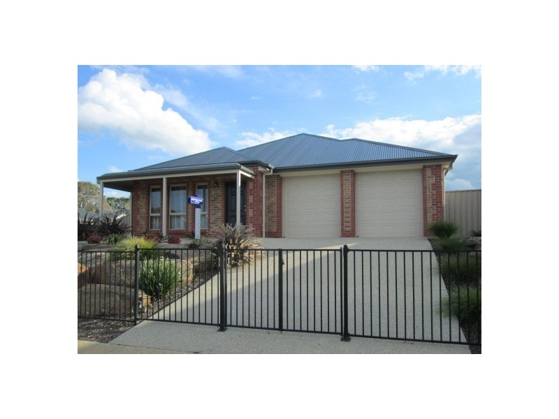 8 Highland Street, Mount Barker SA 5251