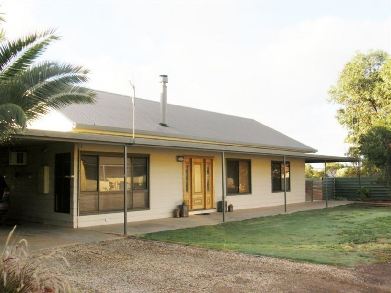 13 Warnes Street, Cowell SA 5602