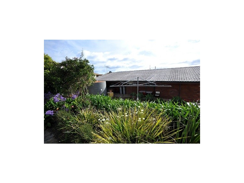 25 Hawthorn Avenue, Emu Bay SA 5223