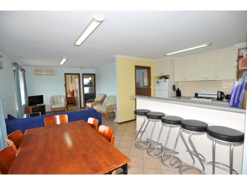 25 Hawthorn Avenue, Emu Bay SA 5223