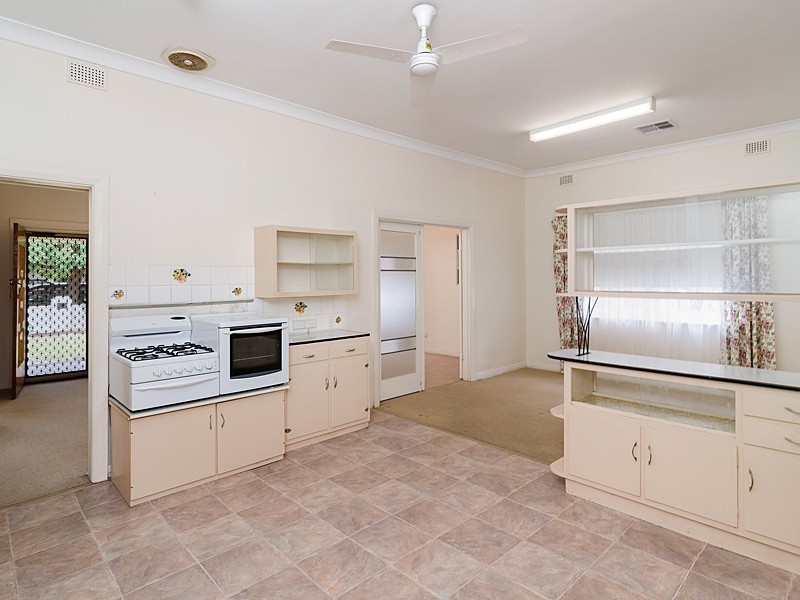 2 Truro Avenue, Kingswood SA 5062