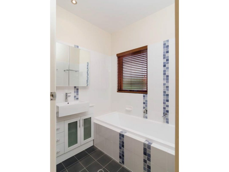 4 Crystal Court, Mount Barker SA 5251