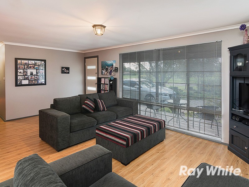 15 Cemetery Road, Callington SA 5254