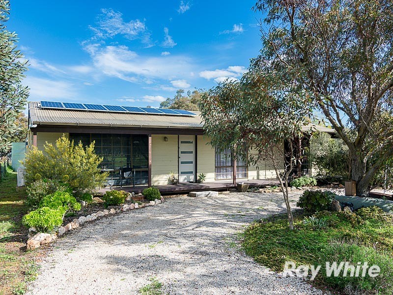 15 Cemetery Road, Callington SA 5254