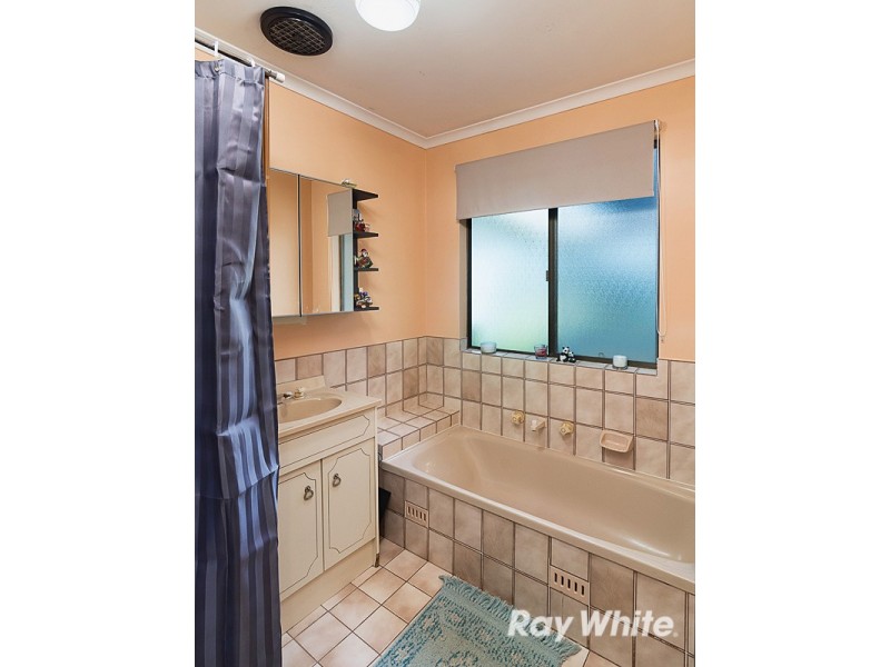 15 Cemetery Road, Callington SA 5254