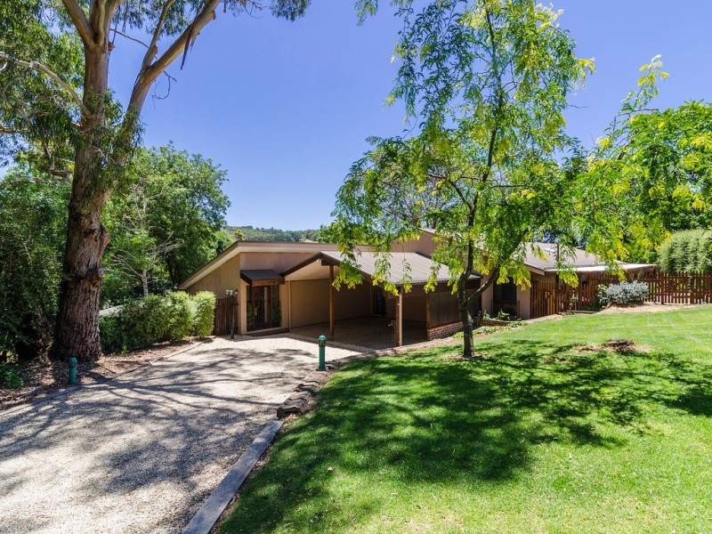 26 Cummins Drive, Summertown SA 5141