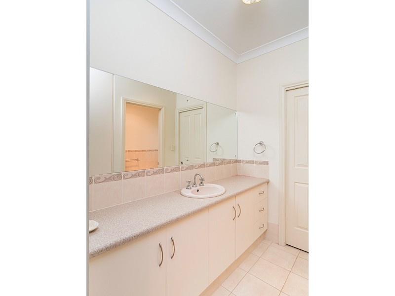 16 Strathoak Crescent, Strathalbyn SA 5255