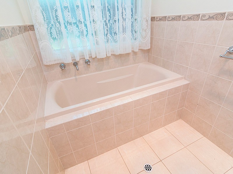 16 Strathoak Crescent, Strathalbyn SA 5255