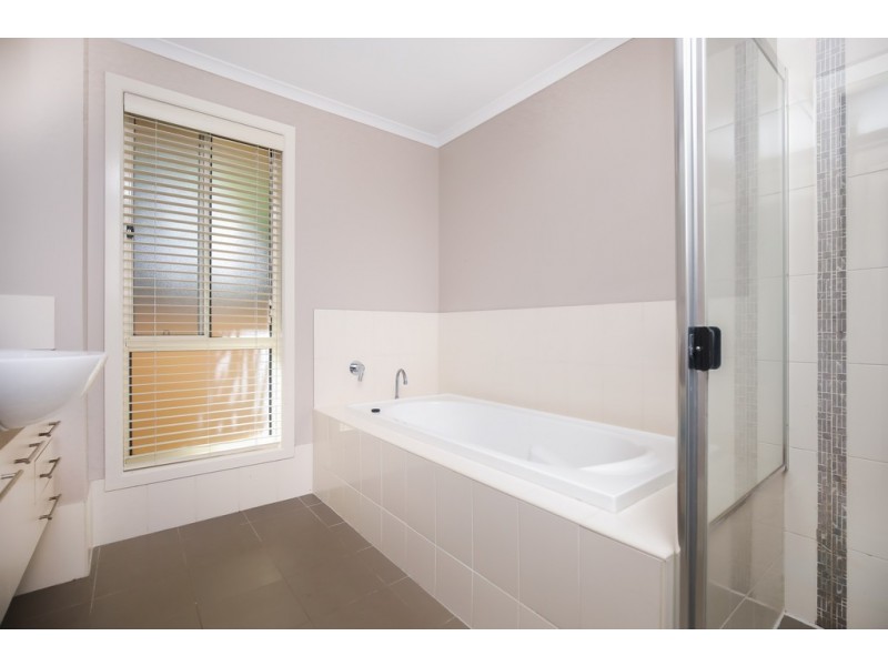 2 Bradford Street, Mount Barker SA 5251