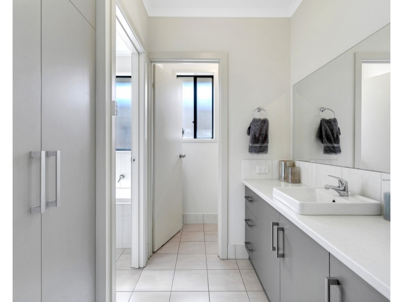 23 Sullivan Road, Strathalbyn SA 5255