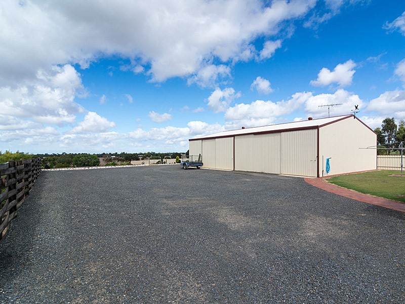 69 Trainers Way, Strathalbyn SA 5255