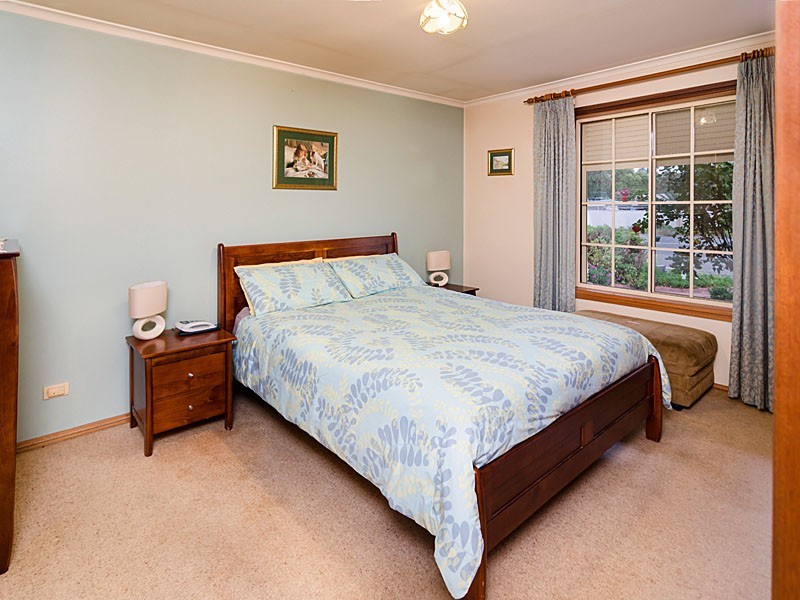 4 Ware Close, Mount Barker SA 5251