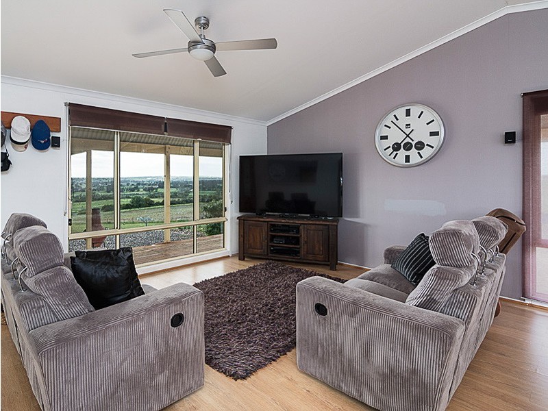 22 Zadow Road, Caloote SA 5254