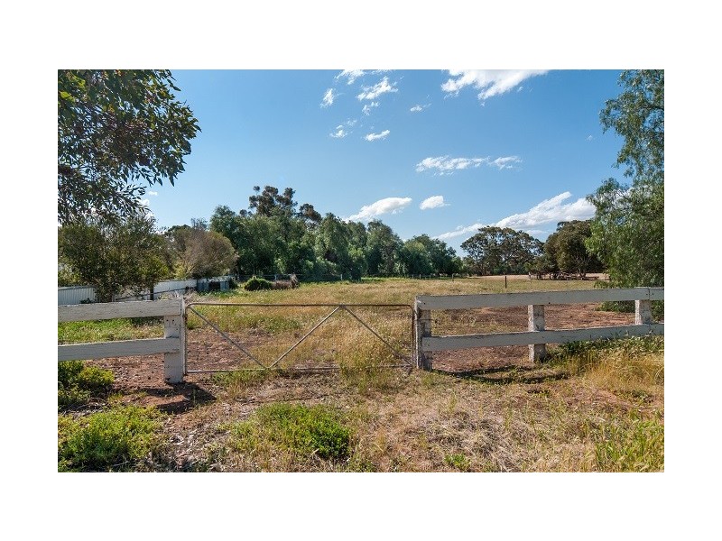 404 Glen Roy Road, Mount Pleasant SA 5235