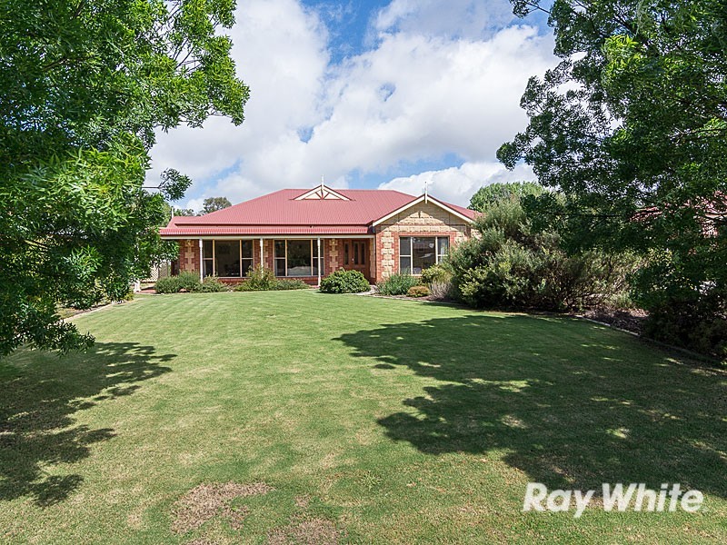 33 Waterford Avenue, Mount Barker SA 5251
