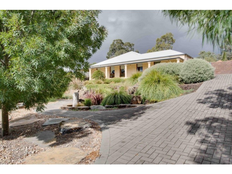 9 Waterford Avenue, Mount Barker SA 5251