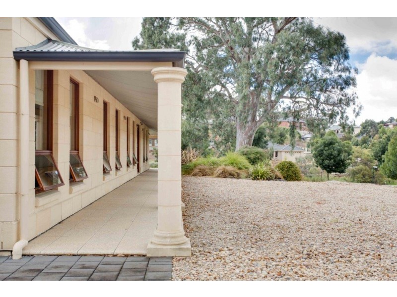 9 Waterford Avenue, Mount Barker SA 5251