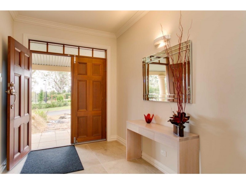 9 Waterford Avenue, Mount Barker SA 5251