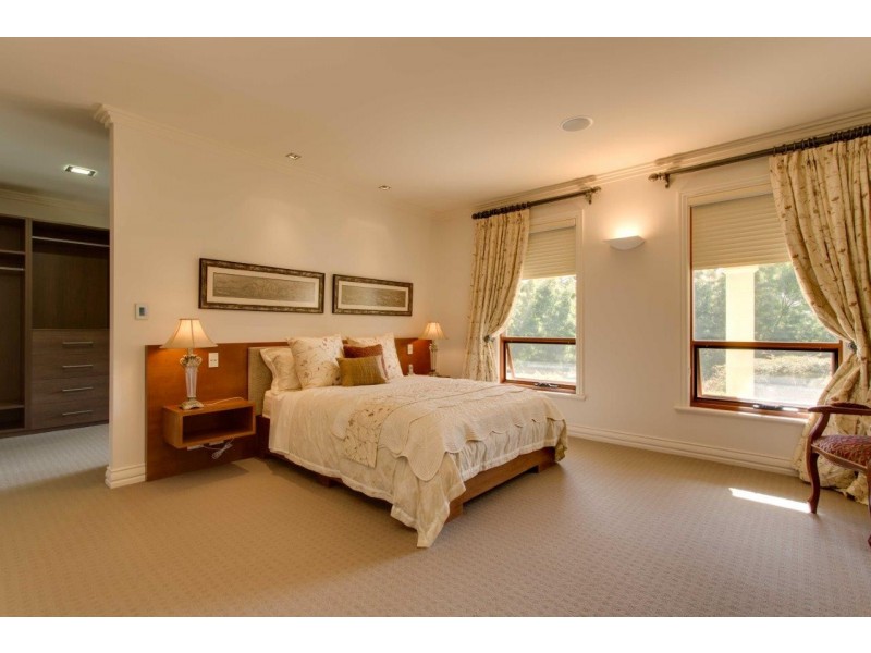 9 Waterford Avenue, Mount Barker SA 5251