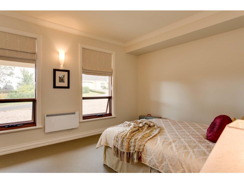 9 Waterford Avenue, Mount Barker SA 5251