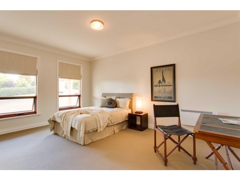 9 Waterford Avenue, Mount Barker SA 5251