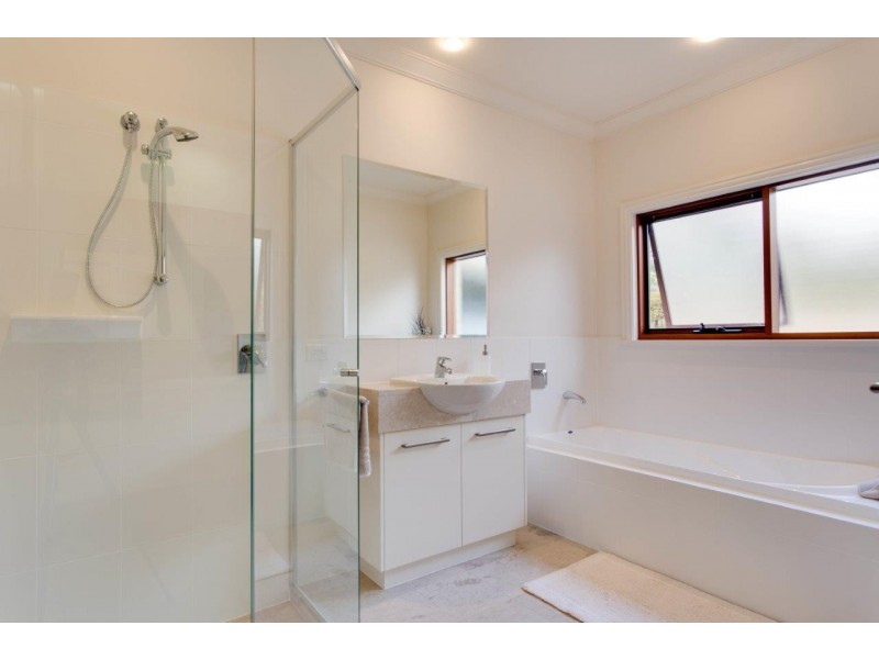 9 Waterford Avenue, Mount Barker SA 5251