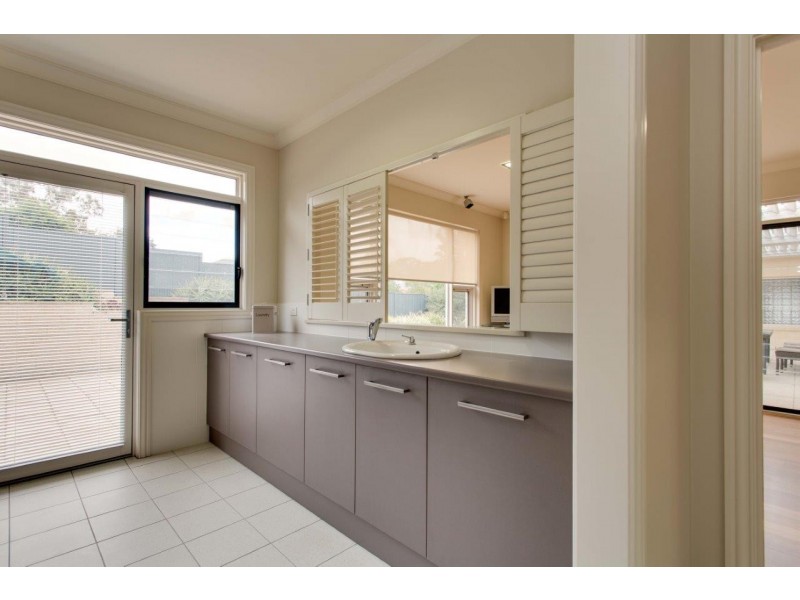 9 Waterford Avenue, Mount Barker SA 5251