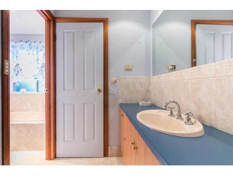 15 Spring Park Drive, Littlehampton SA 5250