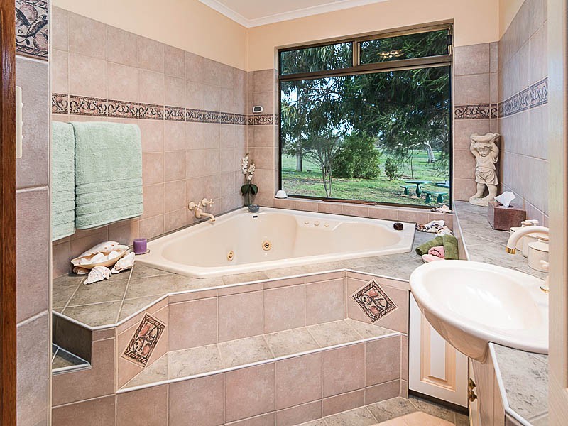 262 Scrubby Hill Road, Highland Valley SA 5255