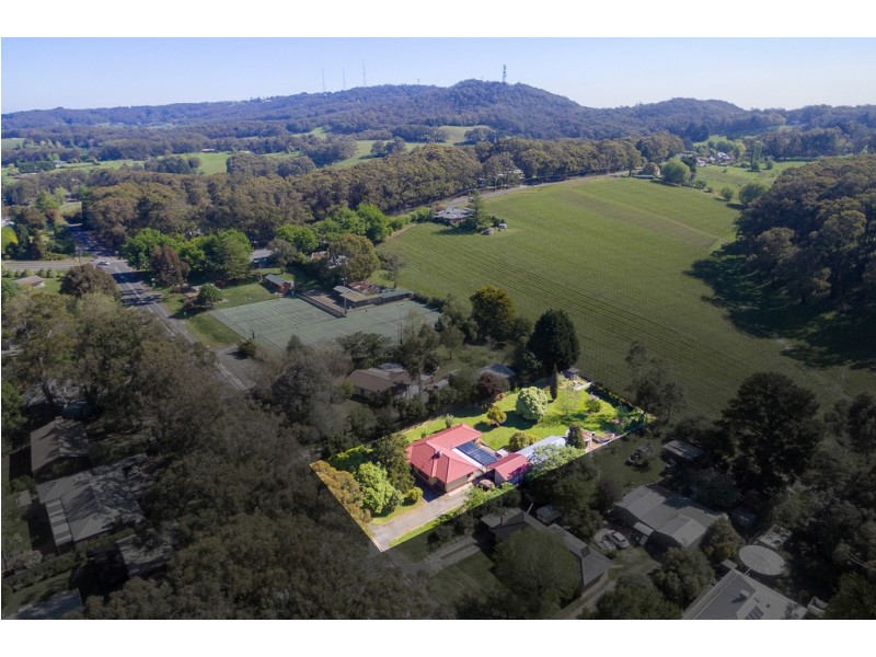 13 Tregarthen Road, Summertown SA 5141