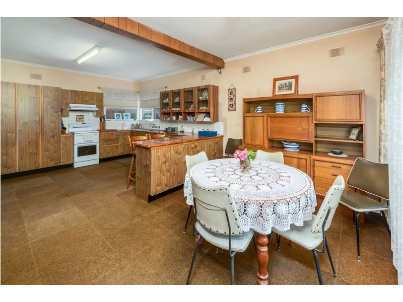 13 Tregarthen Road, Summertown SA 5141