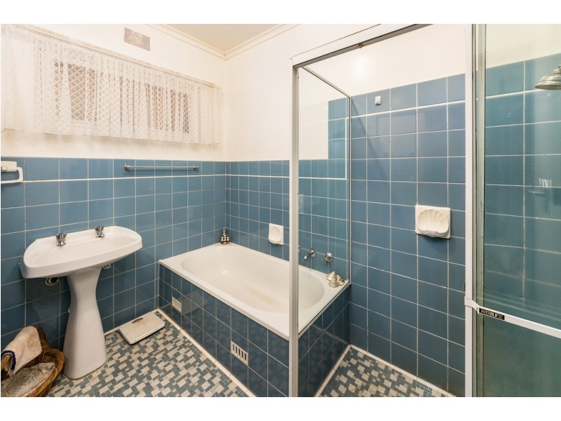 13 Tregarthen Road, Summertown SA 5141