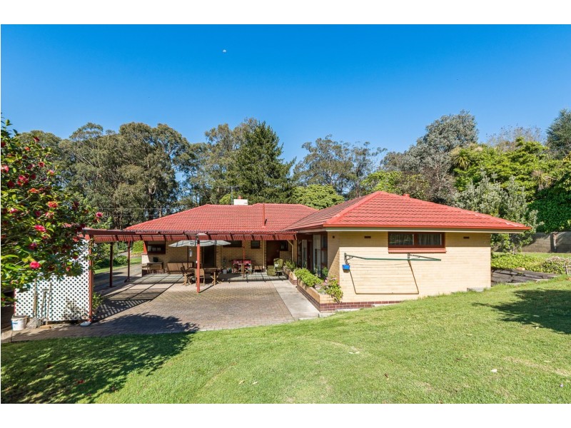 13 Tregarthen Road, Summertown SA 5141