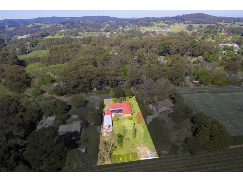 13 Tregarthen Road, Summertown SA 5141