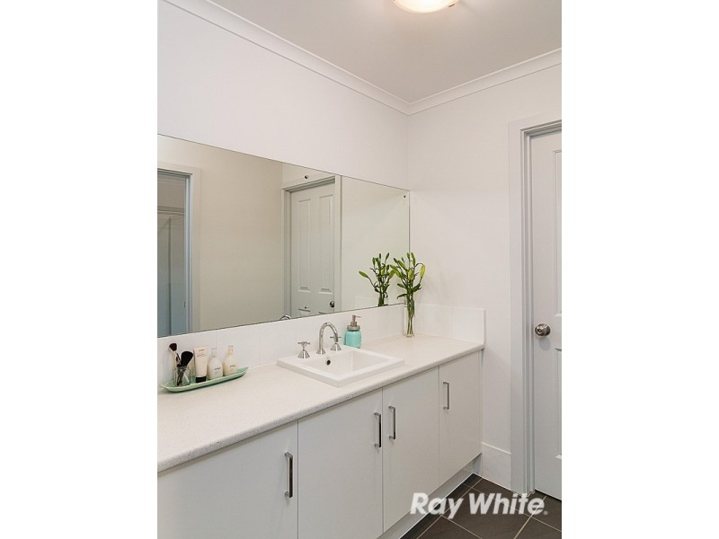 32 Carlson Street, Mount Barker SA 5251