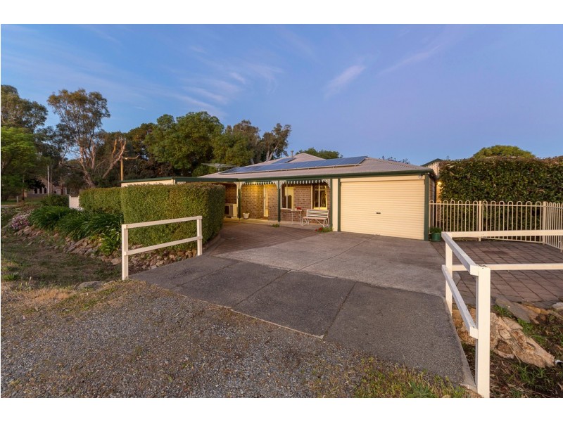 2 McLaren Flat Rd (cnr Glory Rd), Kangarilla SA 5157